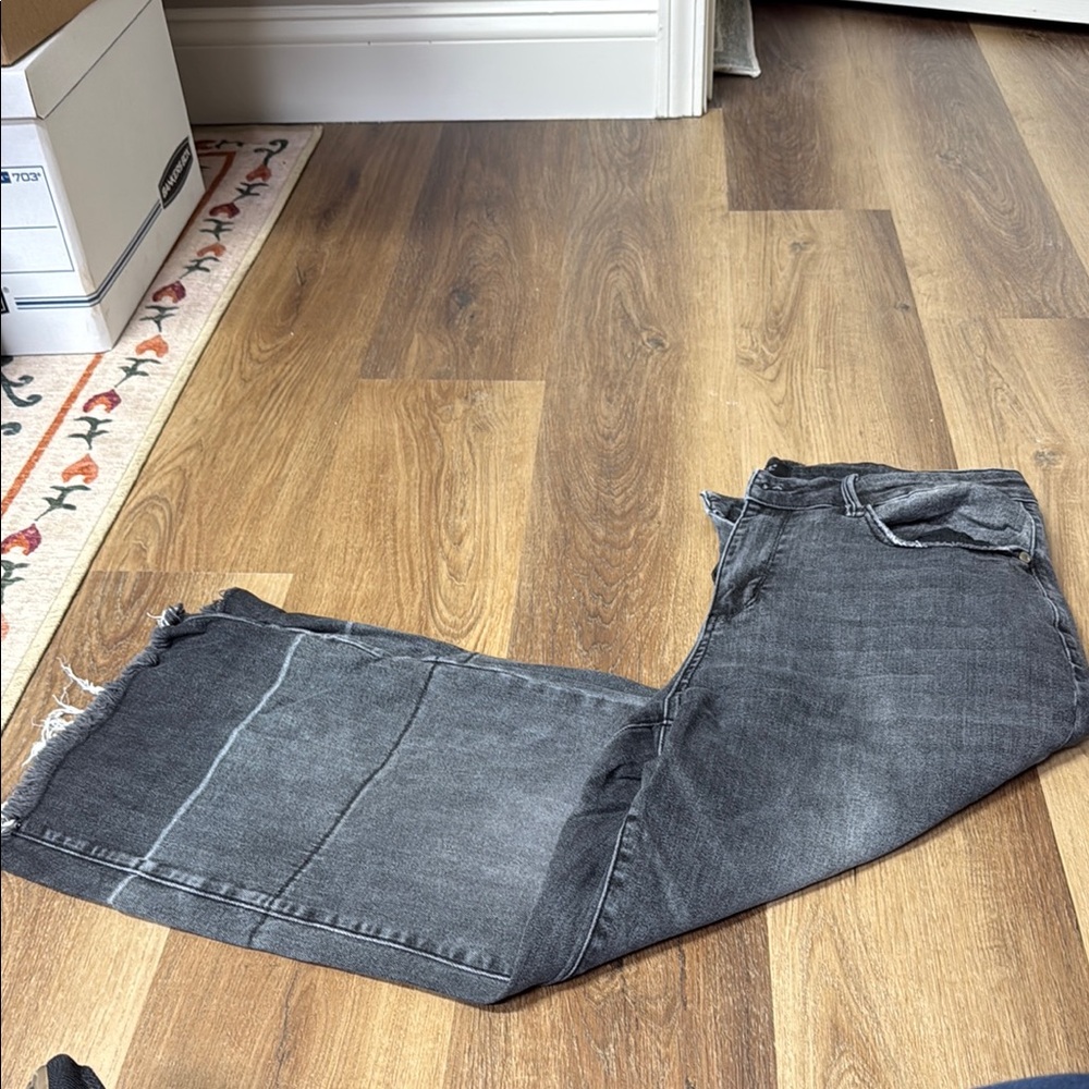Judy Blue Gray Straight Jeans Classic Fit